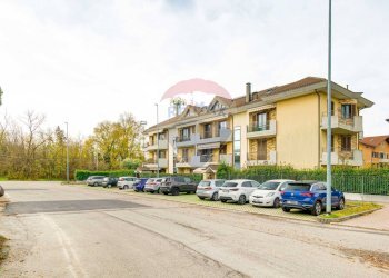 Edificio all\'aperto - Villa Bifamiliare VIA DI VITTORIO
 
29, Samarate - foto 23