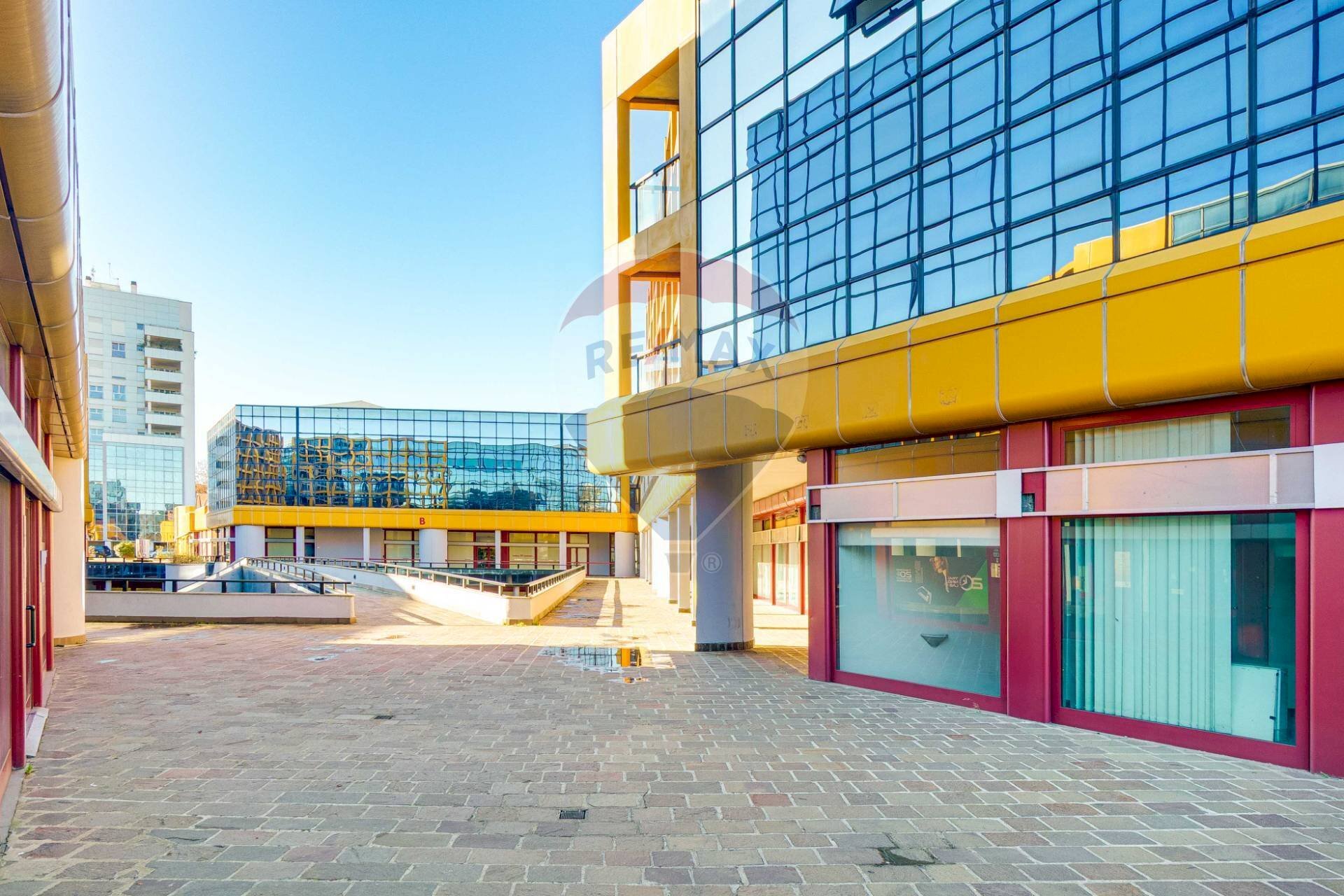 Edificio all\'aperto - Ufficio via V. Veneto
 
8/A, Gallarate - foto 1