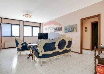 Camera / camera da letto - Ufficio via V. Veneto
8/A, Gallarate - foto 2