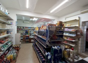 Dispensa di stoccaggio - Negozio via garibaldi
 
16, Caronno Varesino - foto 10