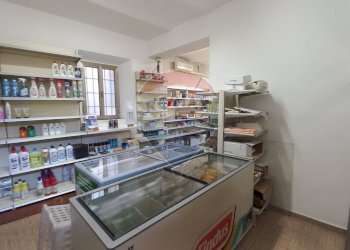 Dispensa di stoccaggio - Negozio via garibaldi
 
16, Caronno Varesino - foto 13