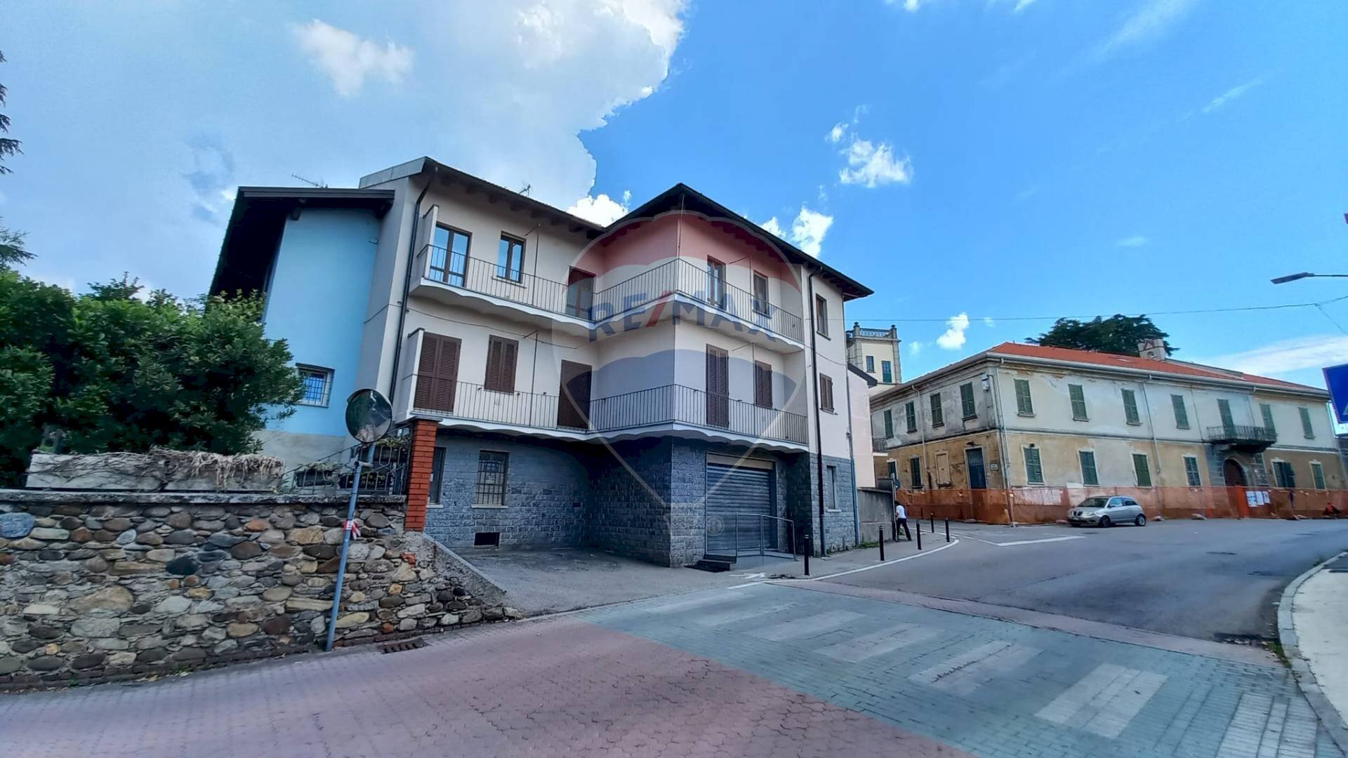 Edificio all\'aperto - Three-room apartment via garibaldi
 
16, Caronno Varesino - photo 1