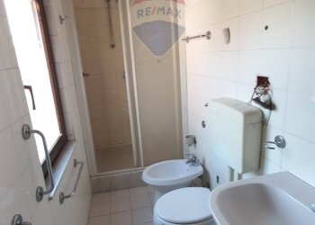 Bagno - Trilocale garibaldi
 
16, Caronno Varesino - foto 11