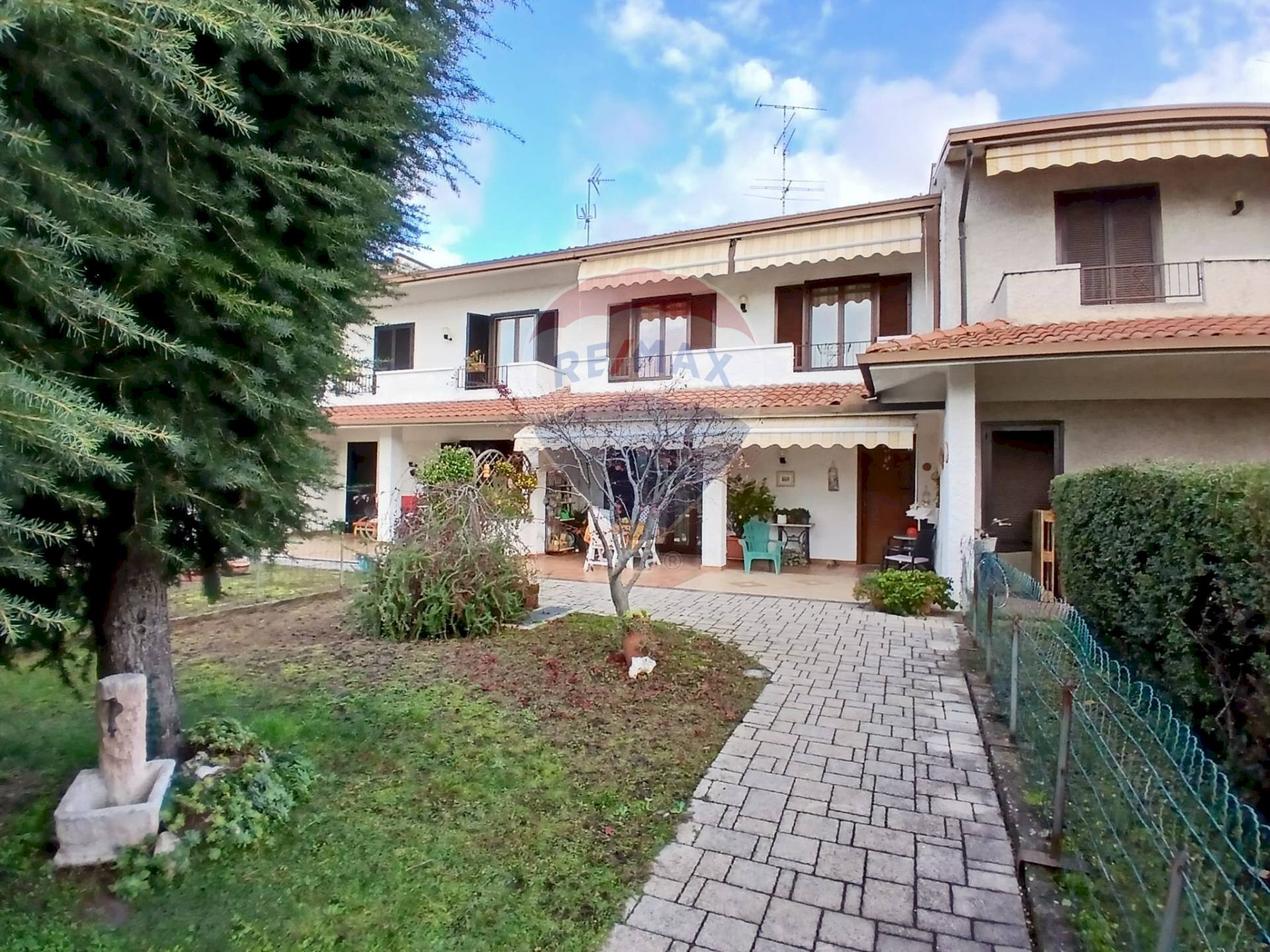 Casa all\'aperto - Villa a Schiera via leoncavallo 4, Vergiate - foto 2