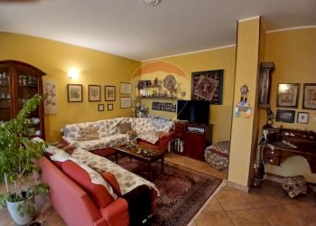 Soggiorno - Villa a Schiera via leoncavallo 4, Vergiate - foto 12