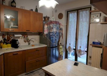 Cucina - Villa a Schiera via leoncavallo 4, Vergiate - foto 17