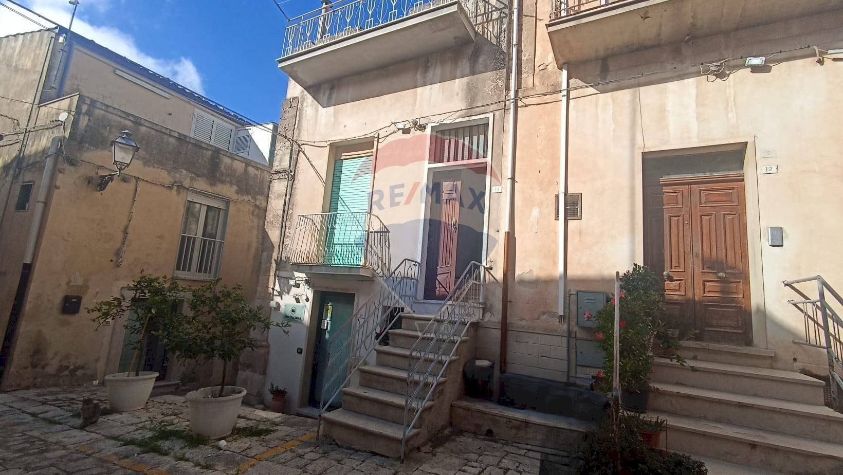 Edificio all\'aperto - Independent house via terlato
 
14, Chiaramonte Gulfi - photo 2