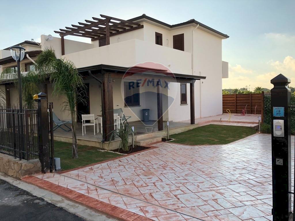 Casa all\'aperto - Villa contrada pistavecchia
 
snc, Campofelice di Roccella - foto 1