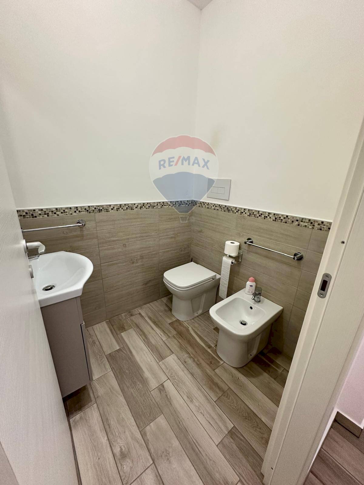 Bagno - Villa contrada pistavecchia
snc, Campofelice di Roccella - foto 3