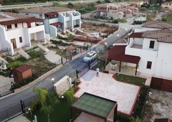 Edificio all\'aperto - Villa contrada pistavecchia
 
snc, Campofelice di Roccella - foto 4