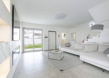Foto 3 - Semi-detached house via viterbo
 
10, Anzio - photo 3