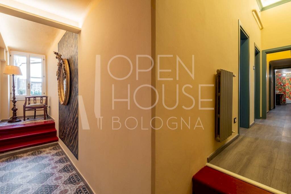 Corridoio - Three-room apartment via delle Moline, 1, Bologna (neighborhood Irnerio) - photo 3