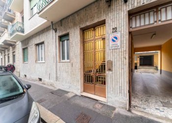 Facciata - Bilocale via Mongrando, 22, Torino (zona Vanchiglietta) - foto 2