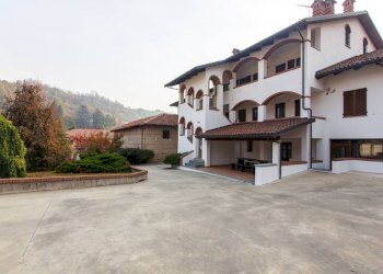 Facciata - Bilocale via Mario Caudana, 118/9, Castiglione Torinese - foto 2