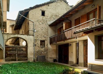 Facciata - Bilocale via Umberto I, 90, Fenestrelle - foto 2