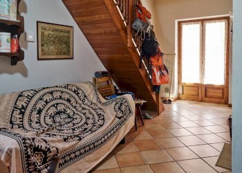 Camera da letto - Bilocale via Umberto I, 90, Fenestrelle - foto 6