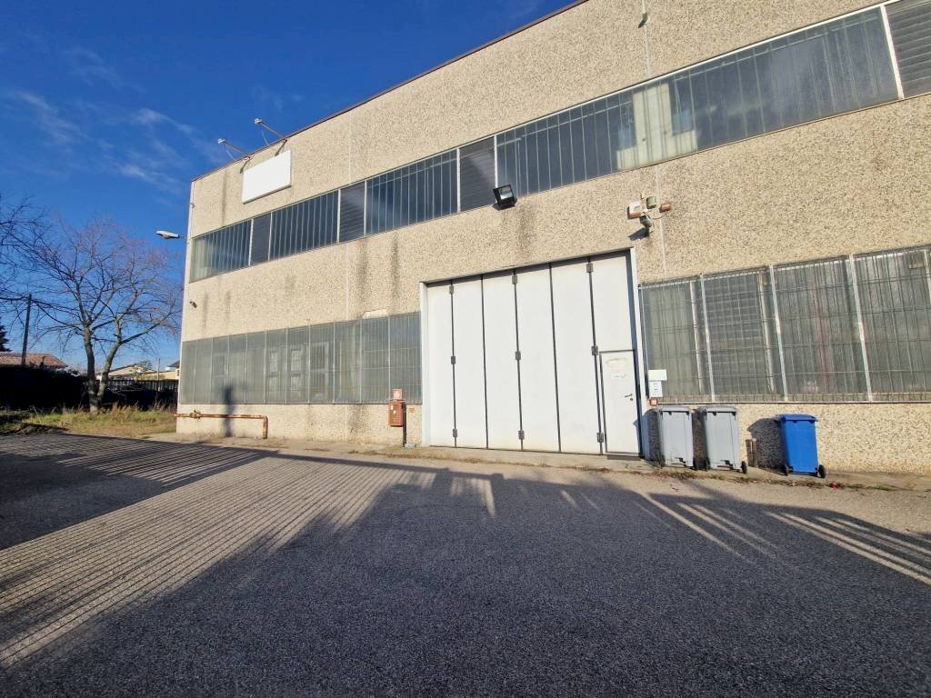 Facciata - Capannone via John Fitzgerald Kennedy, Cerro Maggiore - foto 2