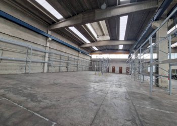 Interno non residenziale - Capannone via John Fitzgerald Kennedy, Cerro Maggiore - foto 5