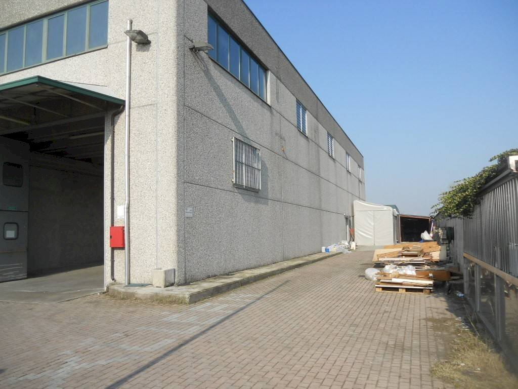 Facciata - Shed via A. Chaniach, Pogliano Milanese - photo 2