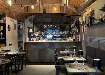 Locale - Pub - Enoteca - Wine Bar piazza EMANUELE FILIBERTO, 6/A, Torino (zona Centro) - foto 1