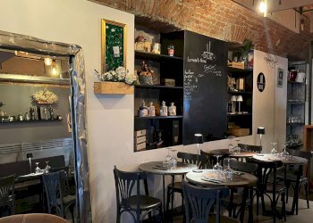 Locale - Pub - Enoteca - Wine Bar piazza EMANUELE FILIBERTO, 6/A, Torino (zona Centro) - foto 2