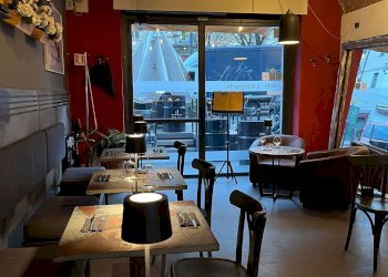 Locale - Pub - Enoteca - Wine Bar piazza EMANUELE FILIBERTO, 6/A, Torino (zona Centro) - foto 4