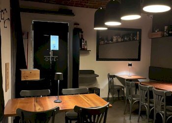 Locale - Pub - Enoteca - Wine Bar piazza EMANUELE FILIBERTO, 6/A, Torino (zona Centro) - foto 21