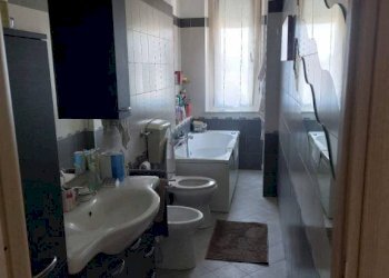 Bagno - Two-room apartment via Verolengo, 195, Torino - photo 4