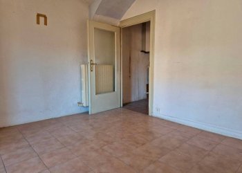 Camera da letto - Bilocale via Guglielmo Marconi, Borgo San Dalmazzo - foto 14