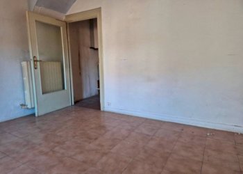 Camera da letto - Bilocale via Guglielmo Marconi, Borgo San Dalmazzo - foto 16