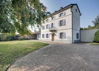 Cortile interno - Rustic Frazione Valenzani, 88, Castagnole Monferrato - photo 7