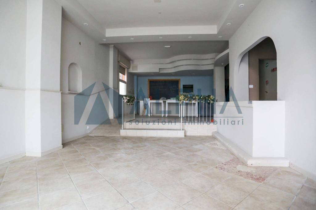 Interno palazzo - Shop viale Giovanni Segantini, Cesenatico - photo 3