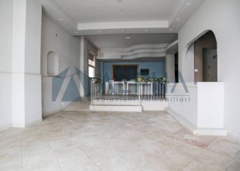 Interno palazzo - Shop viale Giovanni Segantini, Cesenatico - photo 3