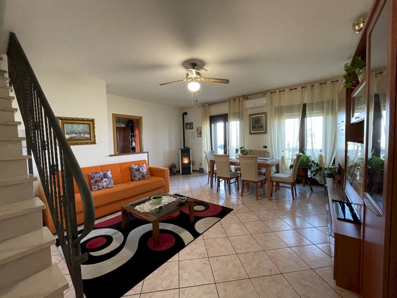 sala da pranzo - Appartamento Via Raffaello 6, Moscufo - foto 2