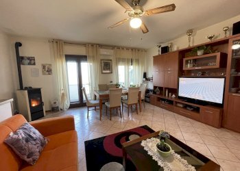 sala da pranzo - Appartamento Via Raffaello 6, Moscufo - foto 3