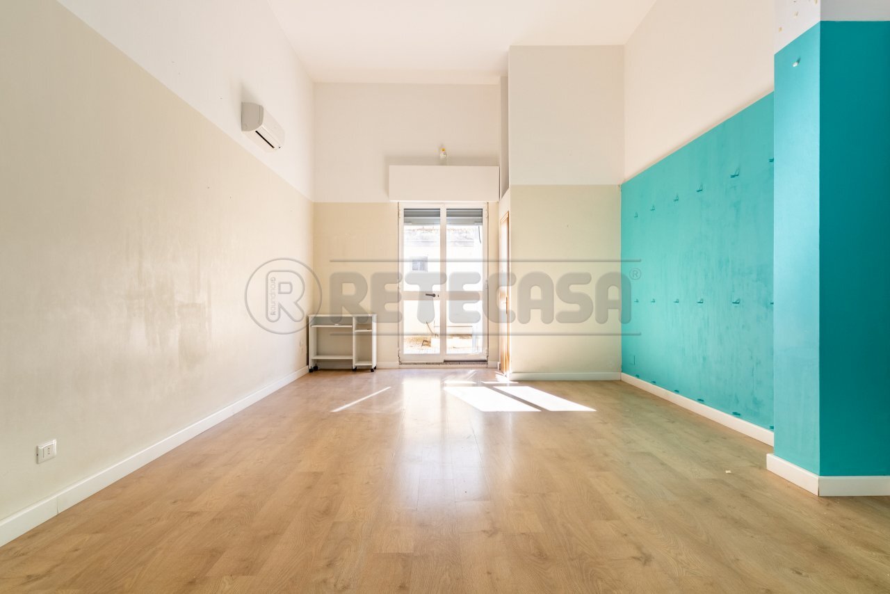 IMG_2062-HDR.jpg - Locale Commerciale Via amendola  16, Bisceglie - foto 1