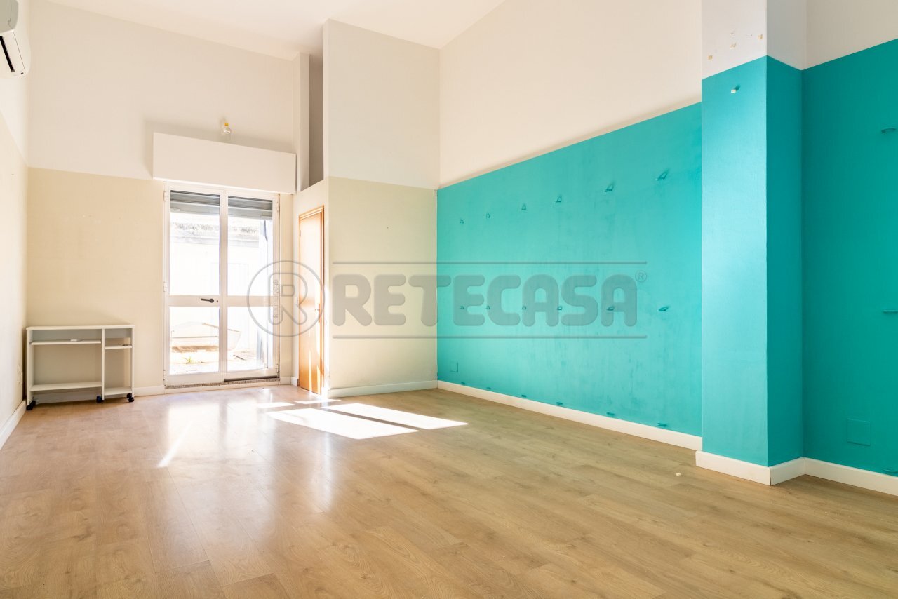 IMG_2053-HDR.jpg - Locale Commerciale Via amendola  16, Bisceglie - foto 3