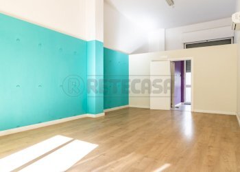 IMG_2077-HDR.jpg - Locale Commerciale Via amendola  16, Bisceglie - foto 5