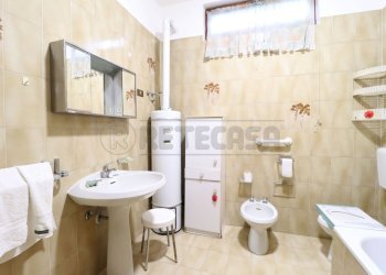 12_Bagno p.t..JPG - Villa a Schiera Sermide e Felonica - foto 12
