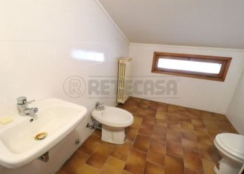 16_Bagno p.1..JPG - Villa a Schiera Sermide e Felonica - foto 16