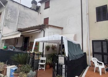 casa di corte centrale abitabile IA04160 (10).jpg - Terratetto - Terracielo Via delle Selvette, segromigno in monte 298, Lucca - foto 10