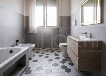 esempio bagno - Apartment Viale Mameli, Livorno - photo 24