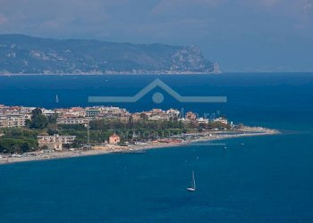 istockphoto-515517971-612x612.jpg - Quadrilocale VIA  DELLA COSTITUZIONE  16, Albenga - foto 2