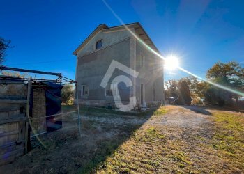 86C80A6F-3F68-44D1-B4AA-594DA40E3ED8.jpeg - Casa indipendente Montecarotto - foto 11