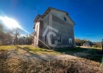 2F6A8F2A-73C4-478F-AB6C-AAB9B6D34389.jpeg - Casa indipendente Montecarotto - foto 16