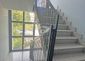 vano scala condominiale - Bilocale VIA FABIO FILZI 1, Laveno-Mombello - foto 13