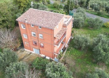 DJI_0357.jpg - Villa Civitella San Paolo - foto 3