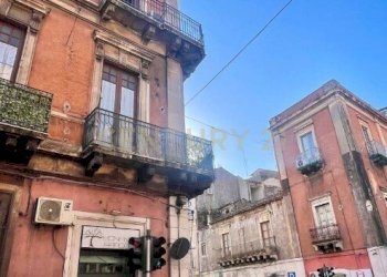 1.jpg - Quadrilocale Via S. Nicolò Al Borgo 33, Catania - foto 2