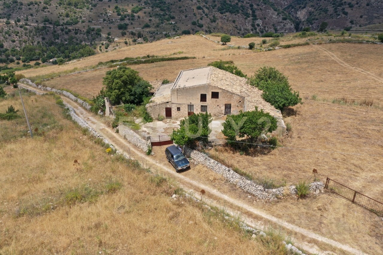 DJI_0076.JPG - Villa SS115, km 323 SNC, Ragusa - foto 1