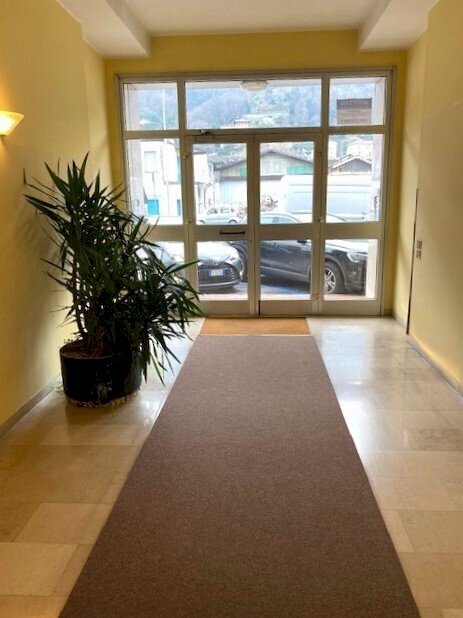 Interni condominiali - ingresso - Trilocale Viale Innocenzo 19, Como - foto 1